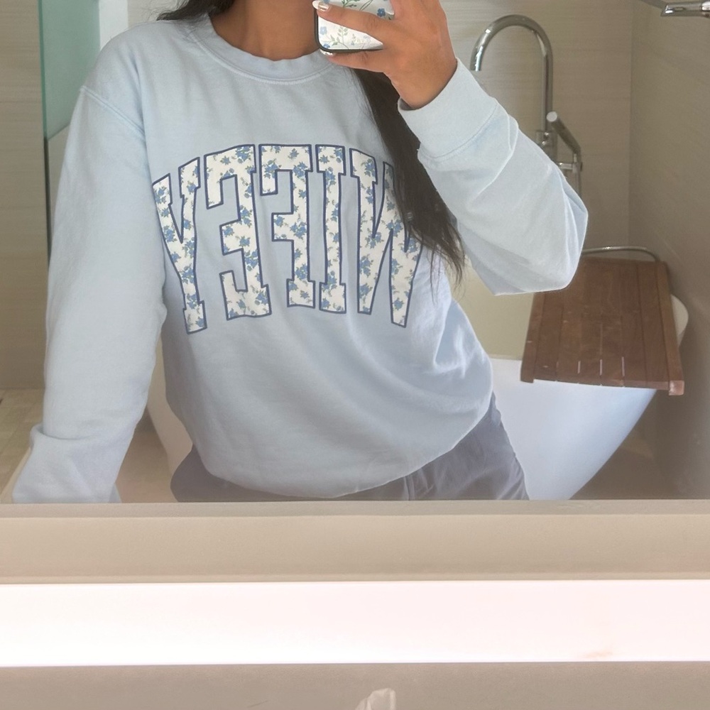 Pullover sweater